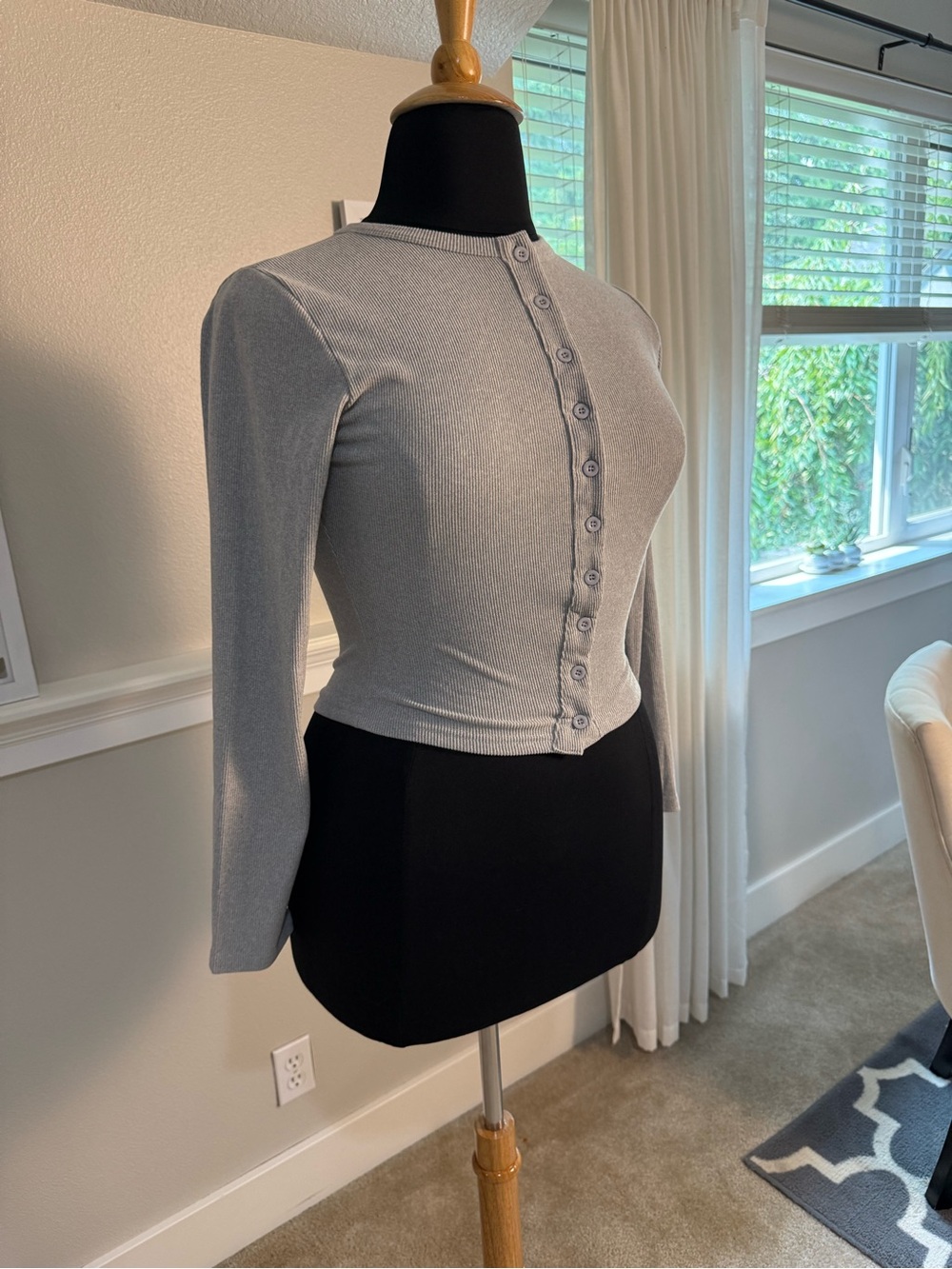 Gray Long-Sleeve Button-Front Ribbed Top - Picture 2 of 7